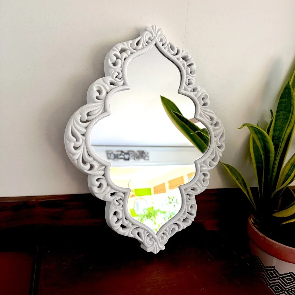 White Victorian Vintage Style Mirror Ornate Wall Hanging Heavy Plastic 10x14”